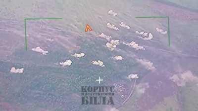 RU pov: Cluster munition used against Ukrainian forces northeast of Robotyne, Zaporyzhe region.