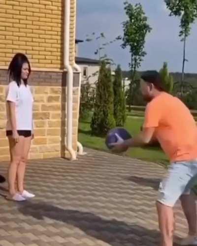 Игра с мячом