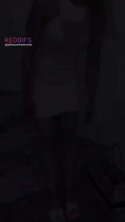 (F) dared to not wear panties to dinner 