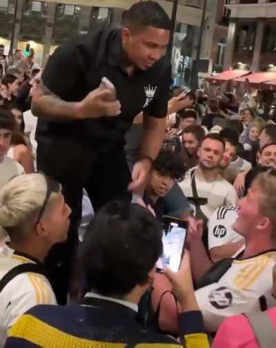 Man finds phone and gives it back after owner unlocks it with his face