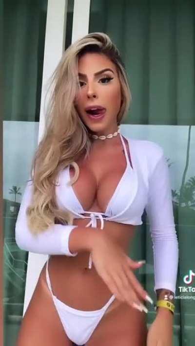Leticia Longati 🤤