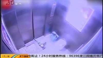 As a handyman, I know I can block the elevator doors with my tool, WCGW