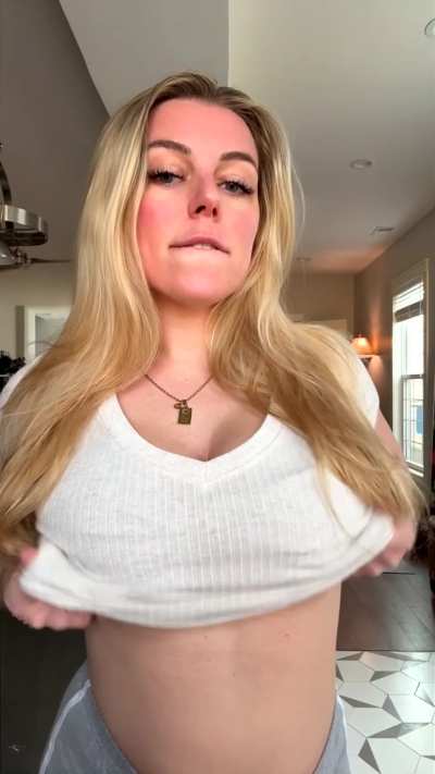 I'm so happy with my big tits (drop)