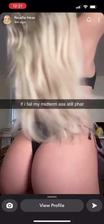 Slutty school girl shaking ass