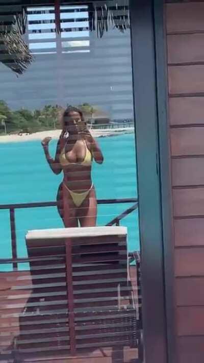 Pure reflected sexiness