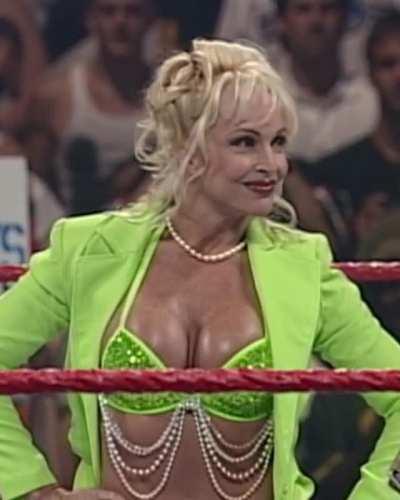 Debra looked so slutty back then