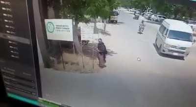 Suicide bomber in Pakistan kills 3 Chinese lecturers at the University of Karachi