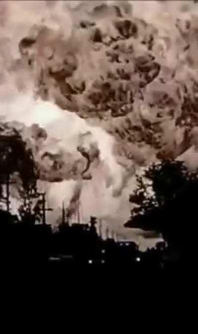 Huge force explosion occurred at a liquefied gas station in Crevedia near Bucharest