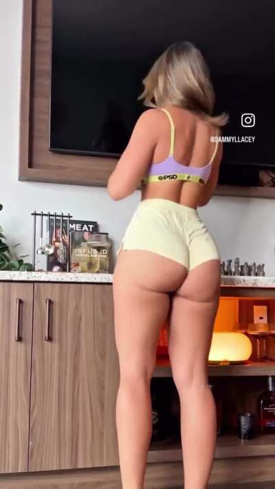 Sammy Lacey 🍑🐰