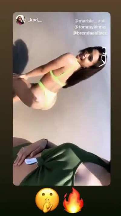 marbie doll twerk in green bikini