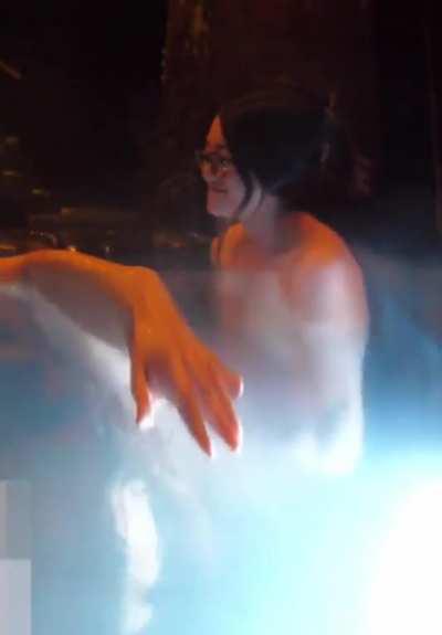 MxR Jeannie/PotasticPanda hot tub video tweaked 