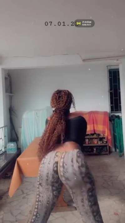 Bitch got a jiggly ass 😋😋😋