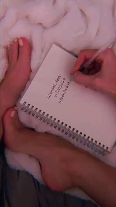 setting the mood for tonight’s 2FV! 🌚💫💖