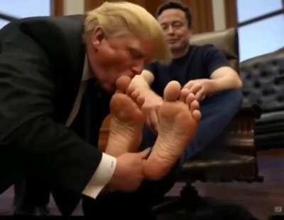 Please get the word out, that this is a FAKE video. Make sure you share that this is going around and, 90% chance, this isn't a real video.