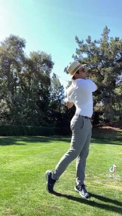 Scarily impressive Tom Cruise deep fake (@deeptomcruise)