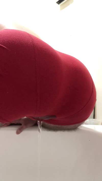 Disgusting men on the internet told me to piss my pants….so I did (24nb)