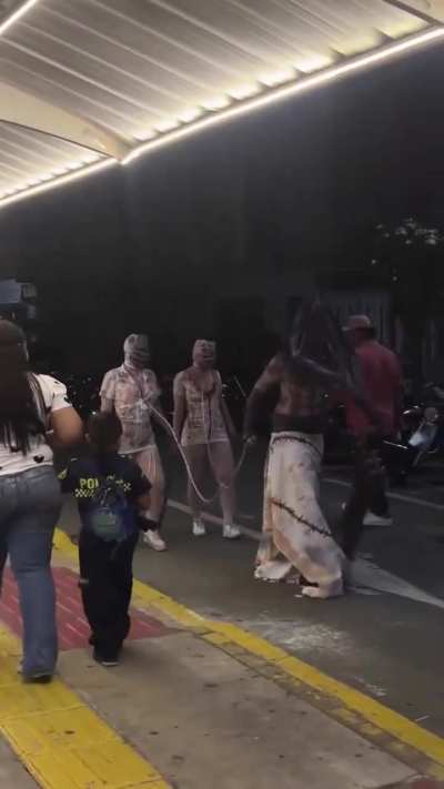 Pyramid head cosplay in the wild