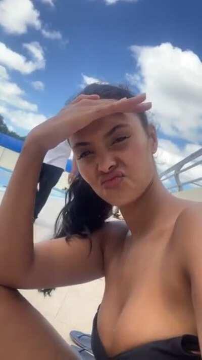 Cleavage on Mexico shoot (taken from IG stories)