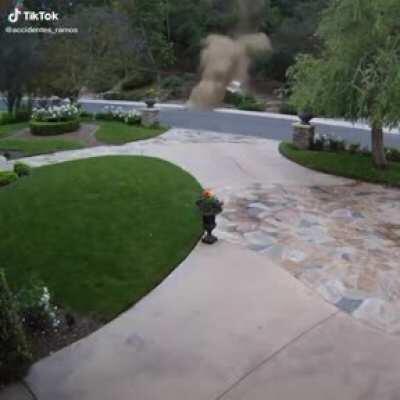 Arriving somewhere in GTA be all like...