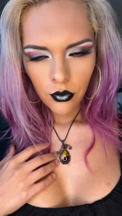 Had a festive Halloween. Kind of sad it’s over. 😆🖤