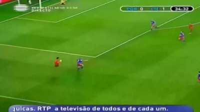 Daquela vez que Portugal estava a perder com o Liechtenstein em casa e um jogador deles defendeu com a mão