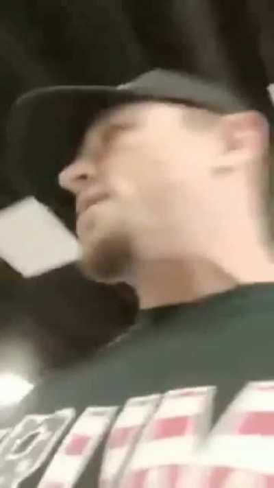 Vape shop employee loses it over customer's pro-Trump attire