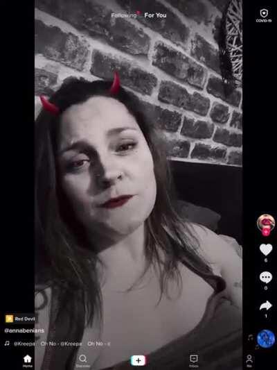 Sexy demon milf singing our favourite song 🥵🥵