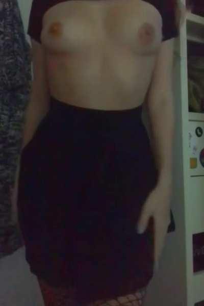 (F19) your small tiddies, big ass, goth gf wants some attention... (looove filming the videos!)