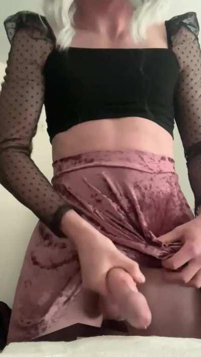 Do you like my skirt? 😋