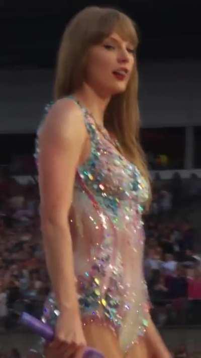 I am so in love with her and her perfect body. I want to worship it with my cock and get lost in her juicy pussy. The Goddess deserves the best cock, and Iâm the one to give it to hed