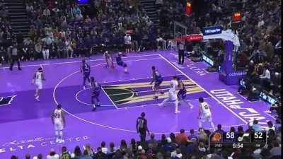 [Highlight] Durant hits a jumper over Lauri