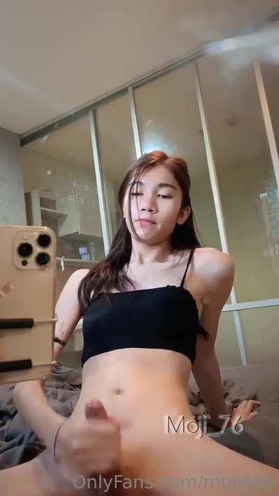 Petite South Asian cutie🍆💦