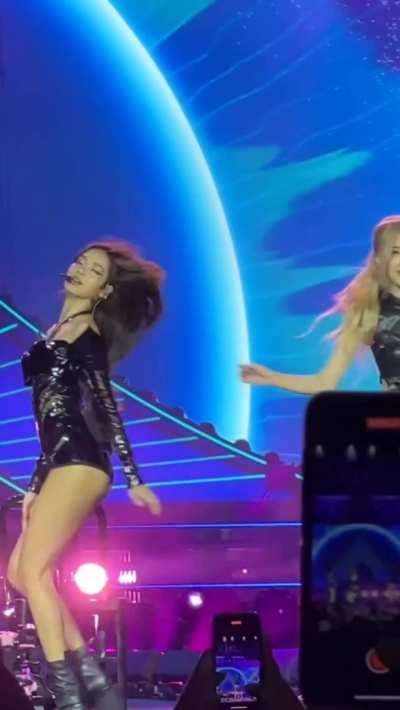 Lisa's yummy cake 🎂🍑