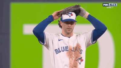 [Highlight] Shane Bieber asks Josh Naylor what he was doing