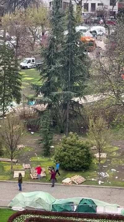 Lazni napad na Ćacije, opkolili coveka, pretili a zatim ga napali prvi