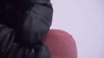 Who's tongue will go underneath this? 🤤