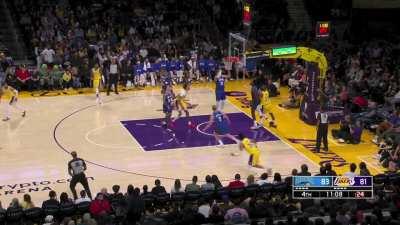 [Highlight] LeBron goes at Jonathan Isaac in back-to-back possessions