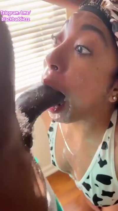 She has a sloppy ass throat 