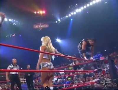 Major Gunns getting in the ring