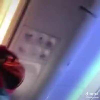 Man loses $5,000 on flight