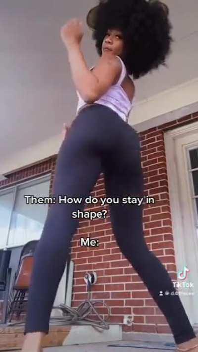 She's slim but that ass is moving 🤤