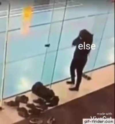 Walk like a Zombie!!