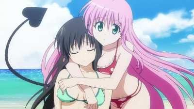What're you talking about? It's just another normal time at the beach, nothing weird is happening here [Motto To Love-Ru]