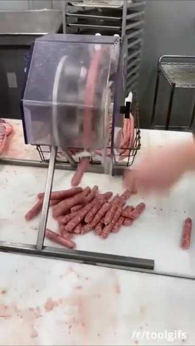 Hand crank sausage linking machine