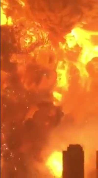 To put it in perspective: those are 20-25 story buildings you see in directly in front of the explosion.