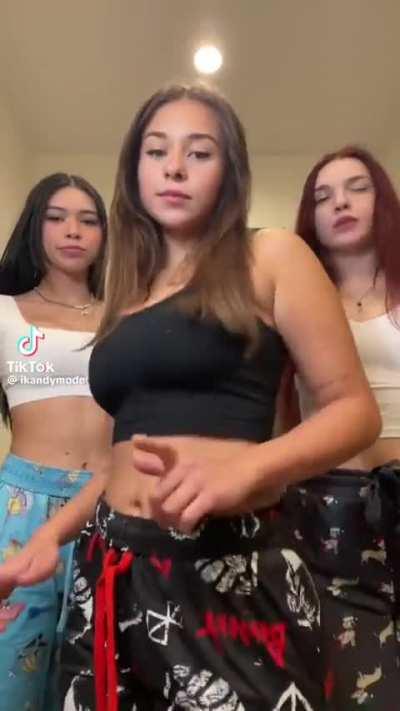 @sophieraiin, @summerxiriss, @theashiahsofey