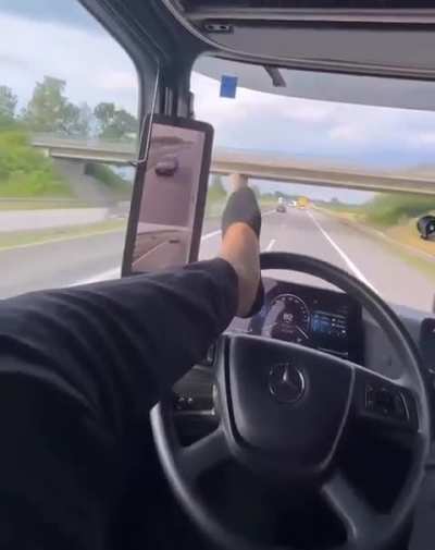 To be fair, the driver might be armless