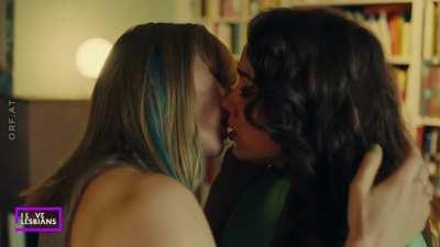 Theresa Riess (28) & Mara Romei (20) - 