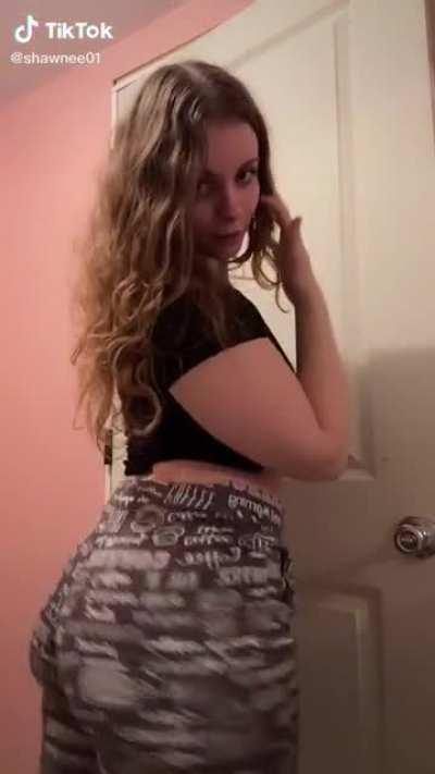 Soft & Jiggly No.475 😍🍑