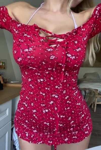 Giving my G cups some fresh air! They were stuck in this dress all day! ❤️